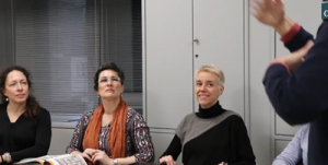 Curso de lengua de signos en el Instituto Cervantes